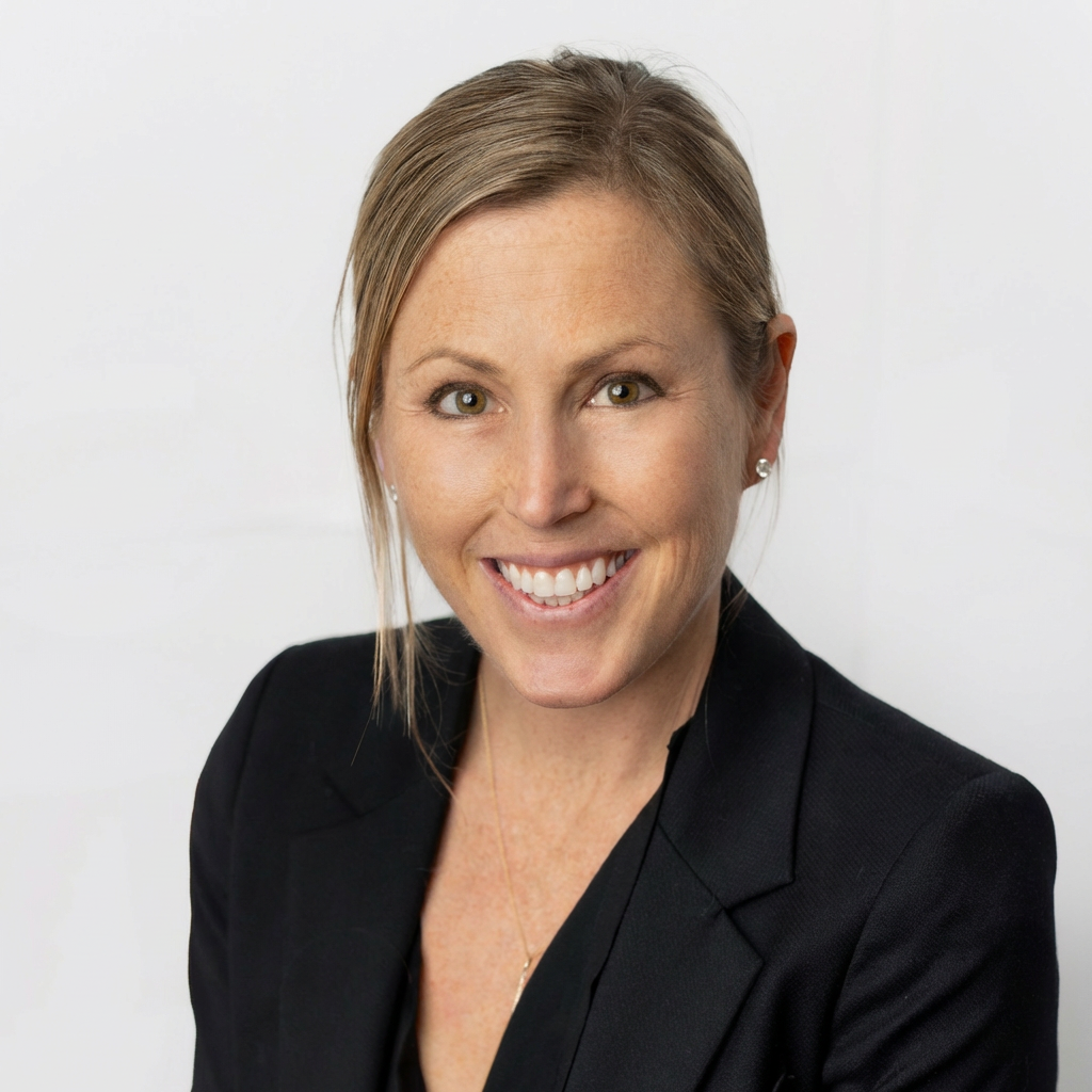 Elyes Lipman headshot